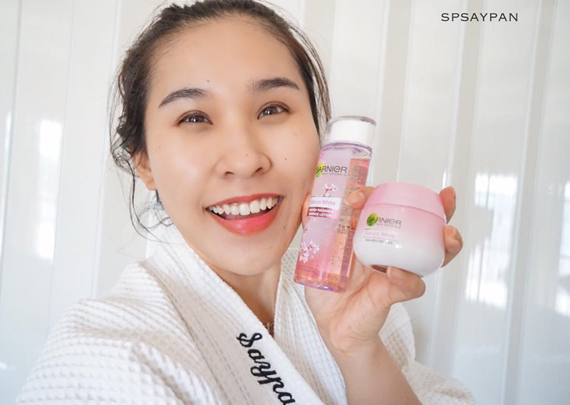 Garnier Sakura White Aqua Jelly Essence